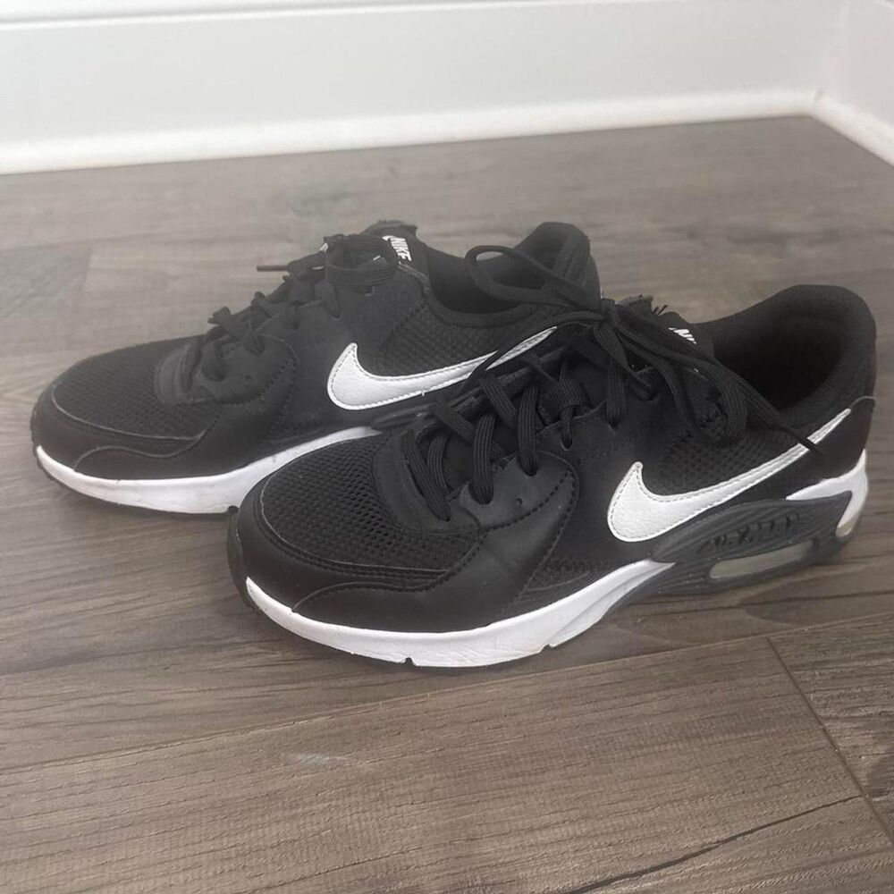Nike Womens Air Max Excee Black White Running Sneakers Size 7.5 CD5432-003